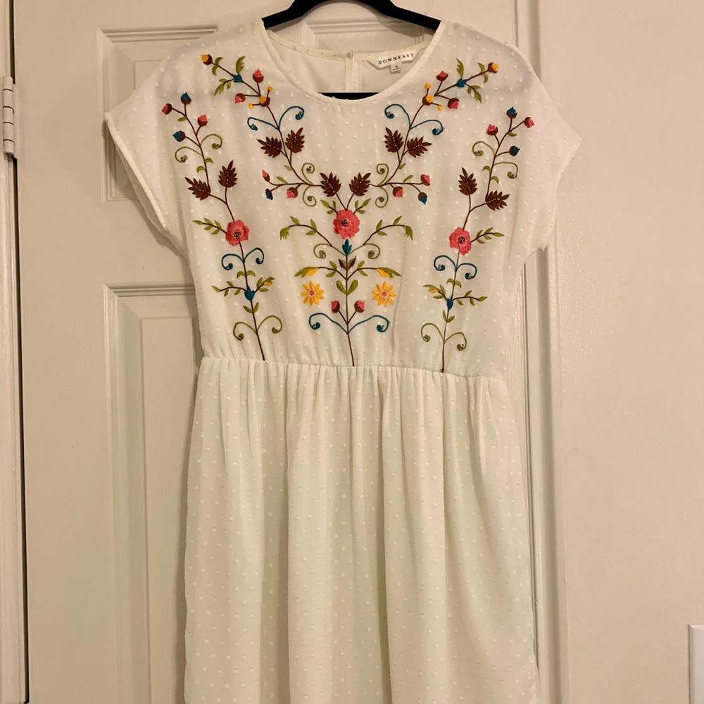 Downeast Embroidered dress - Small
